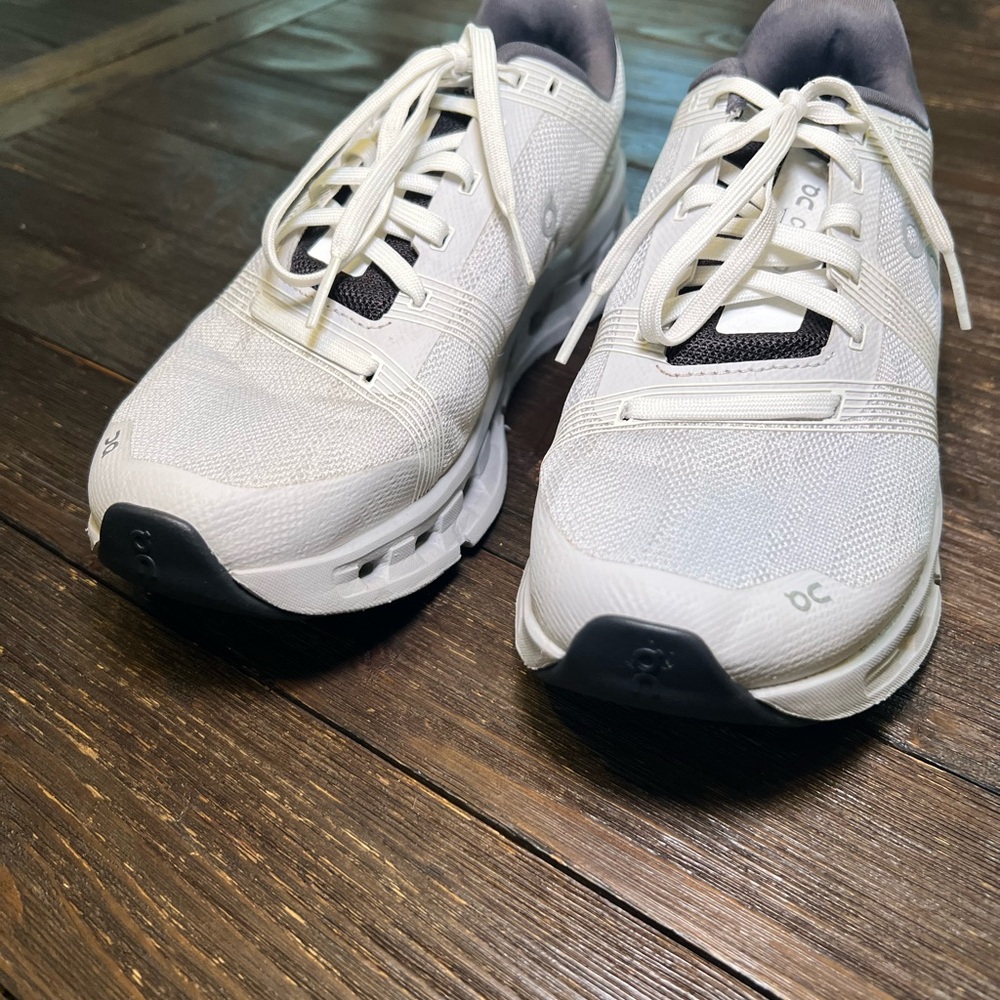 On Cloud Running White and Gray Sneakers - Picture 3 of 6